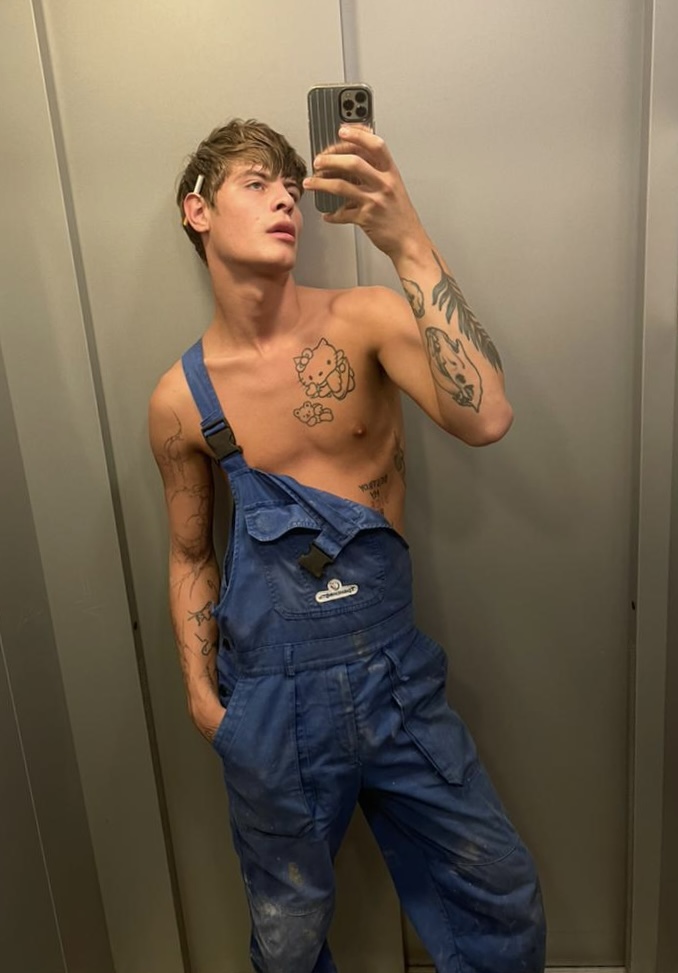 06f94cb4-075a-4d32-b897-503f67a8fe74