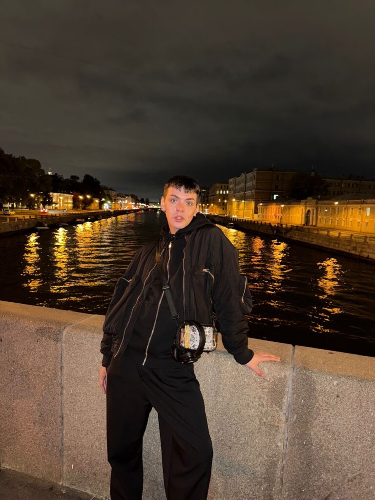 1bdafd22-8e63-4d48-81ff-cf0f101cb7fd