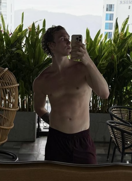 d3a37965-67b8-40eb-a1b2-4f174d245524